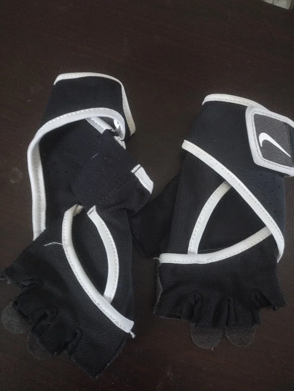Nike Premium Black and White Fingerless Training Gloves